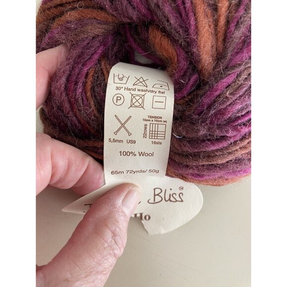 Debbie Bliss SoHo 100% Wool Yarn 2 Balls - Picture 2 of 3